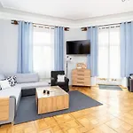 Apartment Podwale Uj Downtown Cracow By Renters