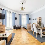Apartment Podwale Uj Downtown Cracow By Renters Krakau