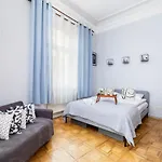 Apartment Podwale Uj Downtown Cracow By Renters *
